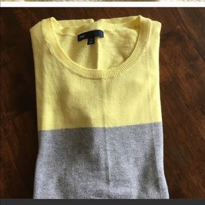 Gap sweater women’s XS yellow pullover